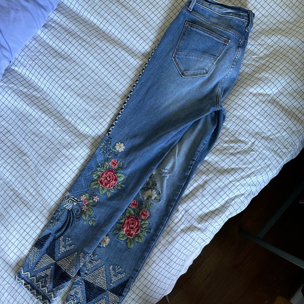 DRIFTWOOD Blue Ankle & Cropped Jeans with Red and White Accents